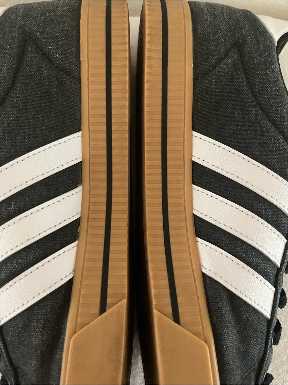 adidas Men’s Gray and White Low-Top Sneakers with Gum Sole 13